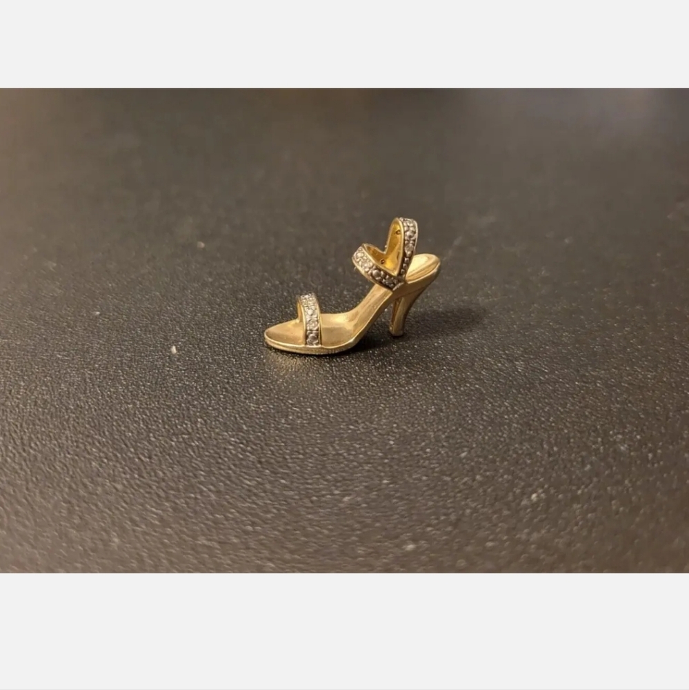 10k yellow gold high heel shoe charm pendant